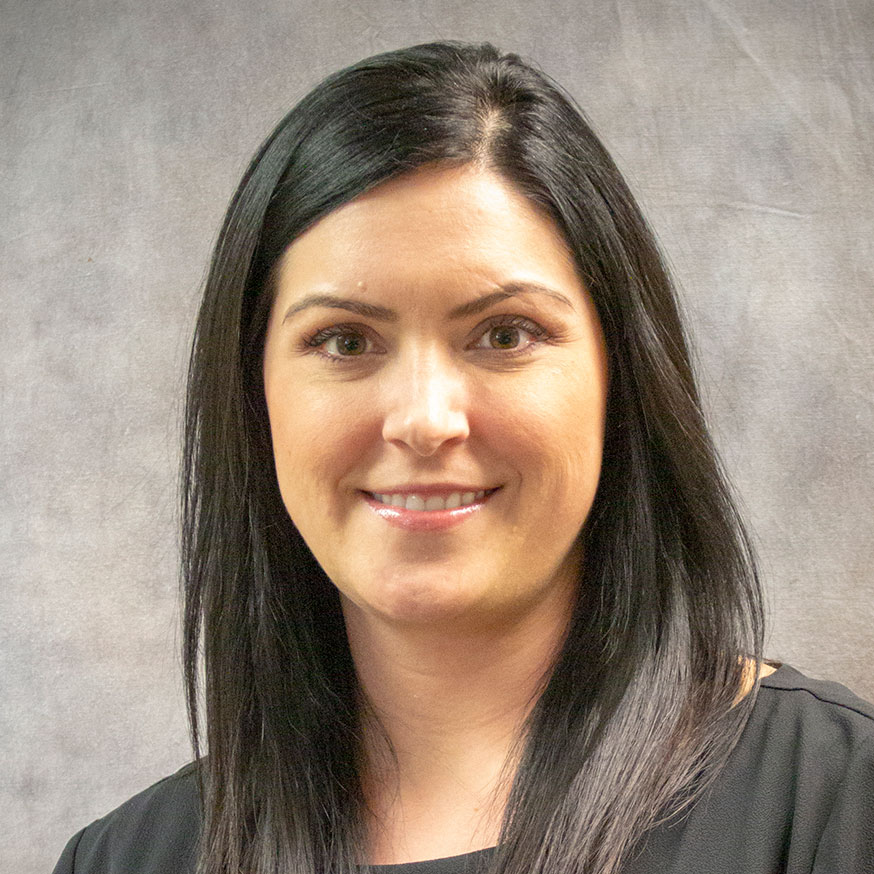 Erin DeVore headshot