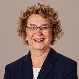 Julie Pluemer Headshot